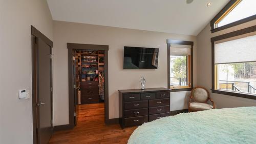 100 Forest Crowne Crescent, Kimberley, BC - Indoor Photo Showing Bedroom