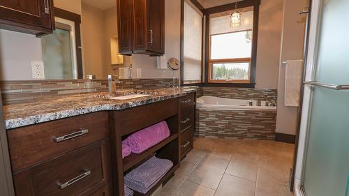 100 Forest Crowne Crescent, Kimberley, BC - Indoor Photo Showing Bathroom