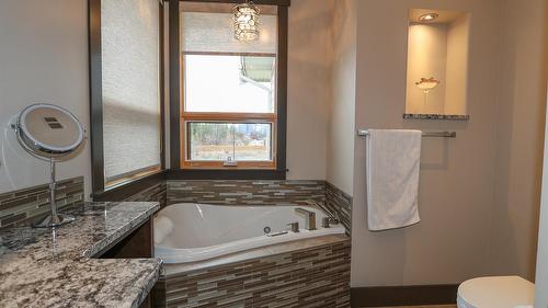 100 Forest Crowne Crescent, Kimberley, BC - Indoor Photo Showing Bathroom