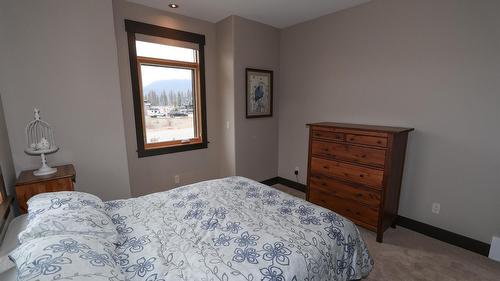 100 Forest Crowne Crescent, Kimberley, BC - Indoor Photo Showing Bedroom