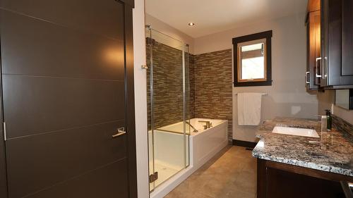 100 Forest Crowne Crescent, Kimberley, BC - Indoor Photo Showing Bathroom