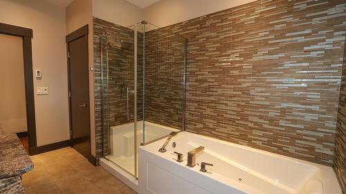 100 Forest Crowne Crescent, Kimberley, BC - Indoor Photo Showing Bathroom