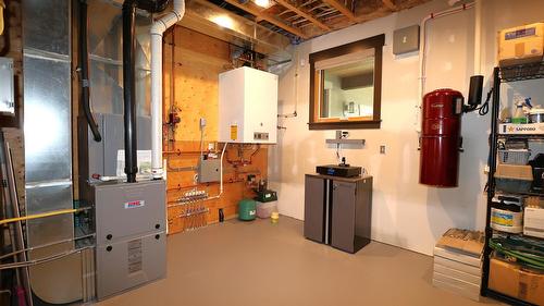 100 Forest Crowne Crescent, Kimberley, BC - Indoor Photo Showing Basement
