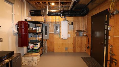 100 Forest Crowne Crescent, Kimberley, BC - Indoor Photo Showing Basement