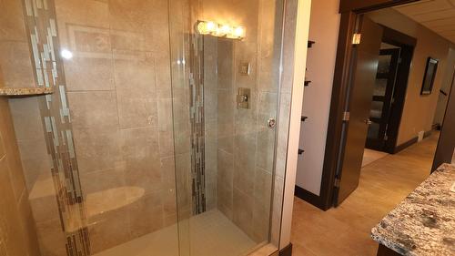 100 Forest Crowne Crescent, Kimberley, BC - Indoor Photo Showing Bathroom