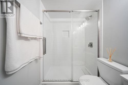 803 - 600 Talbot Street, London East (East F), ON - Indoor Photo Showing Bathroom