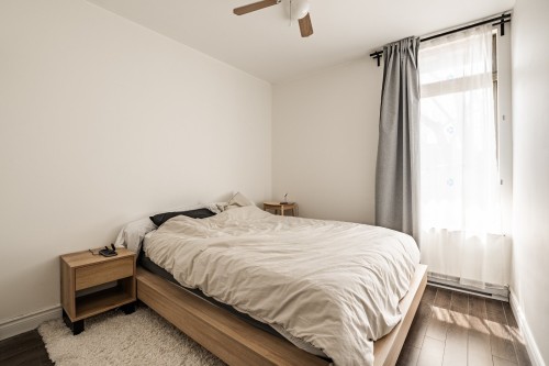 Chambre à coucher principale - 4-5204 Rue St-Denis, Montréal (Le Plateau-Mont-Royal), QC - Indoor Photo Showing Bedroom