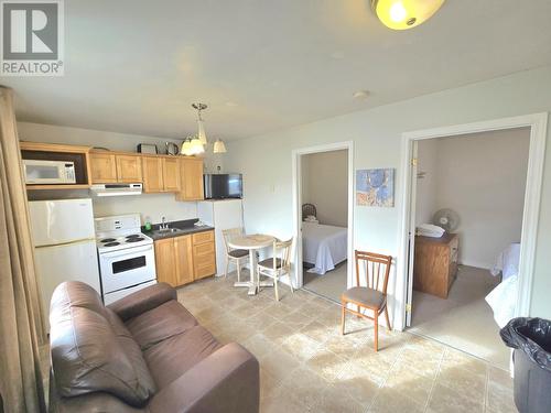 Cabin - 140 Main Street, St. Albans, NL - Indoor Photo Showing Kitchen