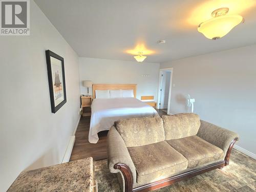 Motel King Rooms - 140 Main Street, St. Albans, NL - Indoor Photo Showing Bedroom