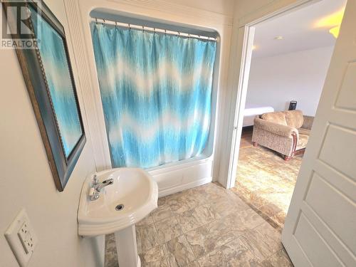 Motel Washroom - 140 Main Street, St. Albans, NL - Indoor Photo Showing Bathroom
