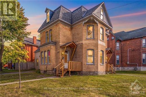 42 CHURCH STREET W  Smiths Falls, ON K7A 1P7