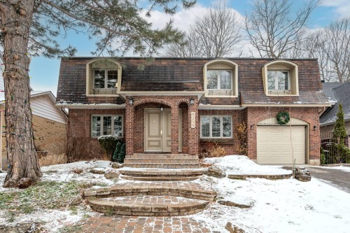 8255 Rue Racine  Brossard, QC J4X 1T9