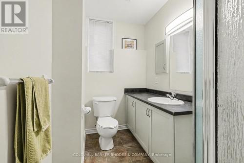 60 Mayflower Private, Ottawa, ON - Indoor Photo Showing Bathroom
