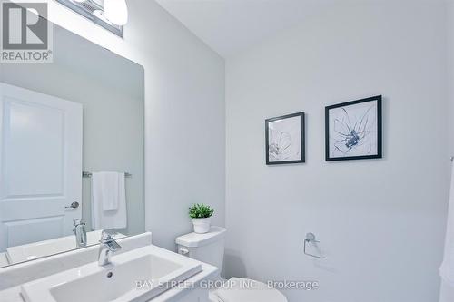 143 Badgerow Way, Aurora, ON - Indoor Photo Showing Bathroom