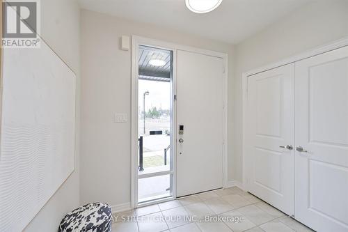 143 Badgerow Way, Aurora, ON - Indoor Photo Showing Other Room