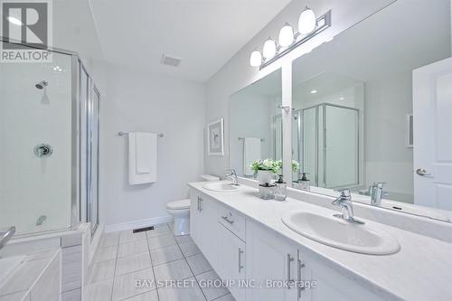 143 Badgerow Way, Aurora, ON - Indoor Photo Showing Bathroom