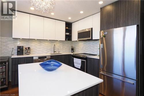 Kitchen island with storage space - 354 Blucher Boulevard, Kitchener, ON 