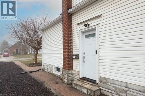 Entrance to the lower unit - 354 Blucher Boulevard, Kitchener, ON 