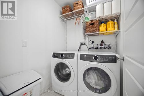 110 Huguenot Road, Oakville, ON - Indoor Photo Showing Laundry Room