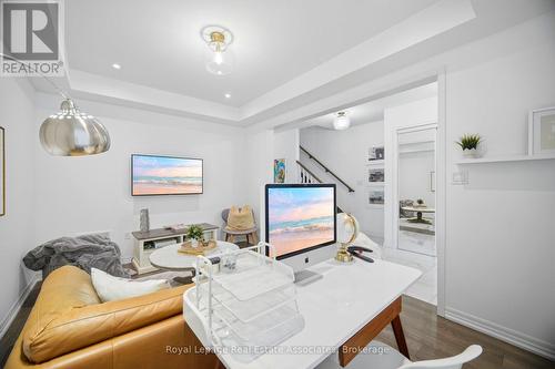 110 Huguenot Road, Oakville, ON - Indoor