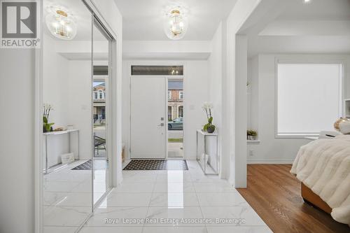 110 Huguenot Road, Oakville, ON - Indoor