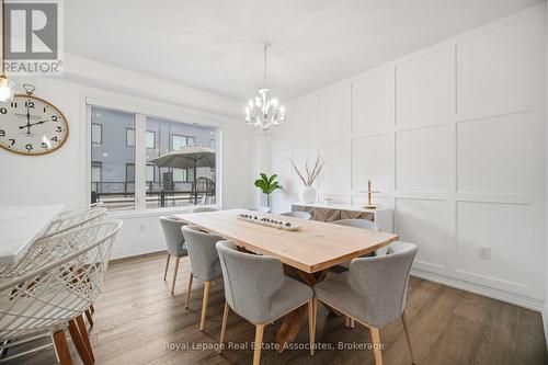 110 Huguenot Road, Oakville, ON - Indoor Photo Showing Dining Room