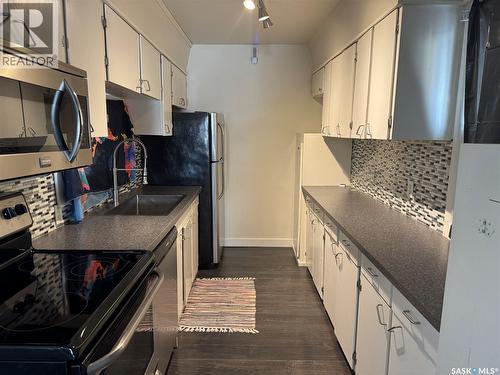 71 22Nd Street E, Prince Albert, SK - Indoor Photo Showing Kitchen