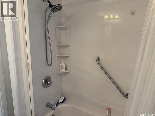 71 22Nd Street E, Prince Albert, SK - Indoor Photo Showing Bathroom