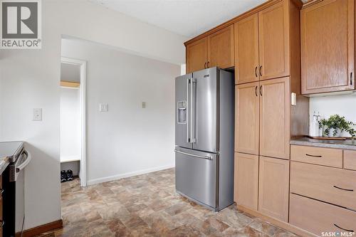 25 Knowles Crescent, Regina, SK - Indoor Photo Showing Kitchen
