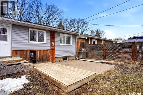 25 Knowles Crescent, Regina, SK - Outdoor With Deck Patio Veranda With Exterior