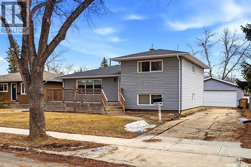 25 Knowles Crescent, Regina, SK - Outdoor