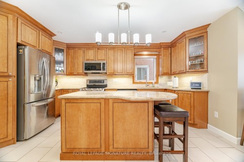 4426 Weeping Willow Drive, Mississauga, ON - Indoor Photo Showing Kitchen