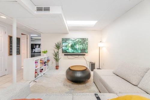 4426 Weeping Willow Drive, Mississauga, ON - Indoor Photo Showing Other Room