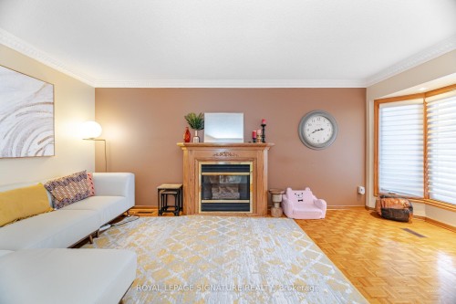 4426 Weeping Willow Drive, Mississauga, ON - Indoor Photo Showing Living Room With Fireplace