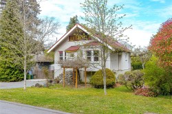 1080 Jasmine Ave Saanich, BC V8Z 2P4