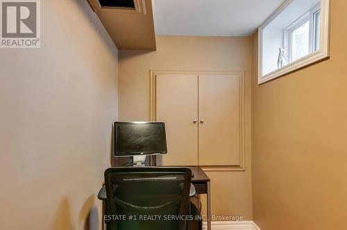 7448 Village Walk, Mississauga, ON - Indoor Photo Showing Other Room