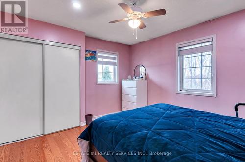 7448 Village Walk, Mississauga, ON - Indoor Photo Showing Bedroom
