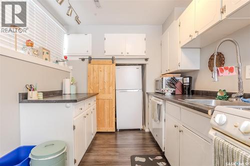 60 Clark Crescent, Saskatoon, SK - Indoor Photo Showing Kitchen