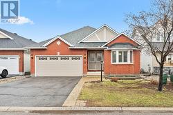 38 NORTH HARROW DRIVE Ottawa, ON K2J 4V7