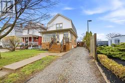 348 HELLEMS AVENUE Welland (Welland Downtown), ON L3B 3C1