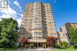 1508 - 4 PARK VISTA Toronto, ON M4B 3M8