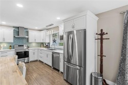 750 Bradbury Ave Parksville, BC V9P 1B8