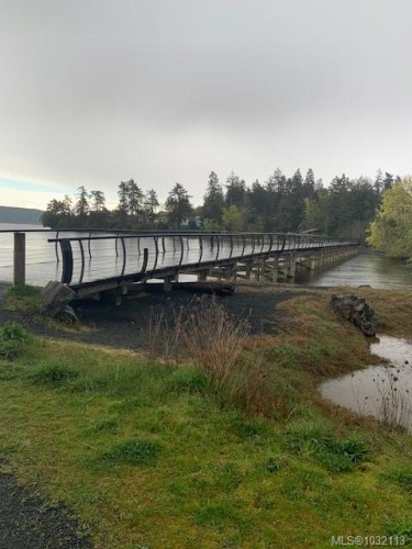 8008 Glenhurst Dr North, Crofton, BC 