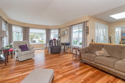 8008 Glenhurst Dr North, Crofton, BC 