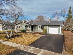 119 Stanley ST  Fredericton, NB E3B 3A2