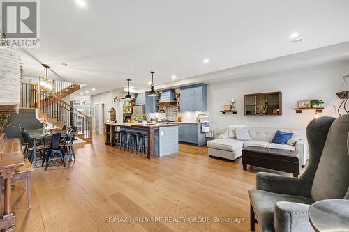 28 King George Street, Ottawa, ON - Indoor Photo Showing Living Room