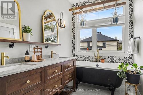 28 King George Street, Ottawa, ON - Indoor Photo Showing Bathroom