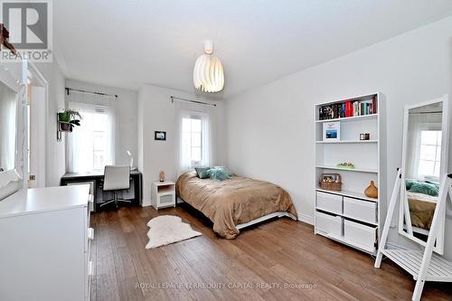 22 Walter Tunny Crescent, East Gwillimbury, ON - Indoor Photo Showing Bedroom