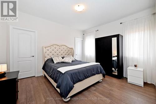 22 Walter Tunny Crescent, East Gwillimbury, ON - Indoor Photo Showing Bedroom