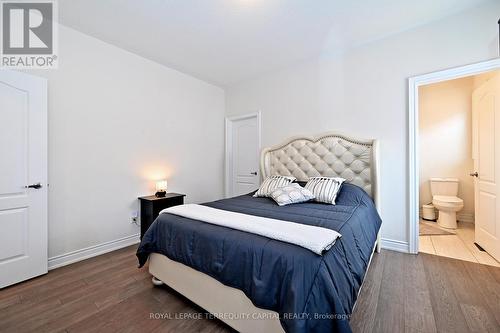 22 Walter Tunny Crescent, East Gwillimbury, ON - Indoor Photo Showing Bedroom